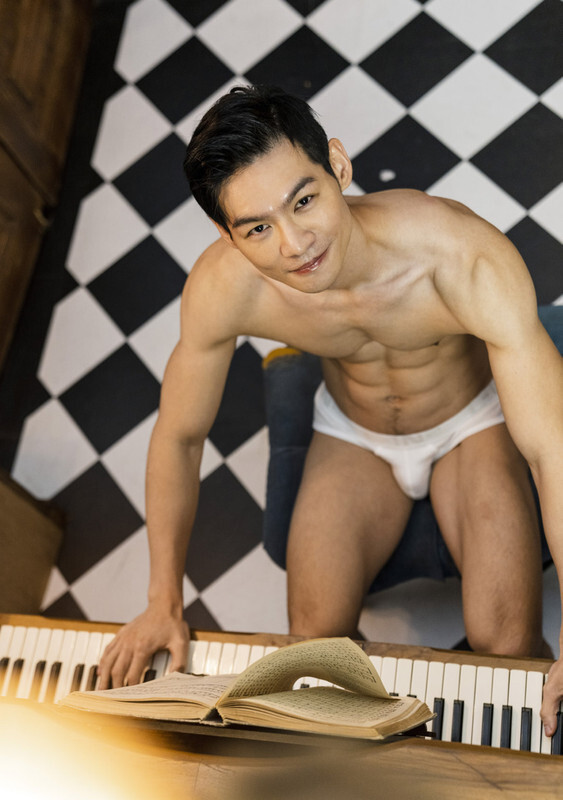 Next Image >>