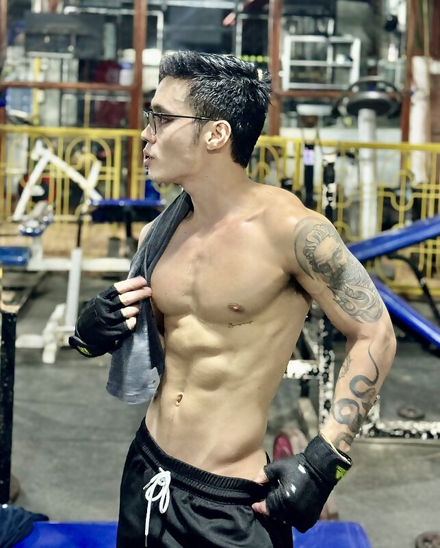Next Image >>