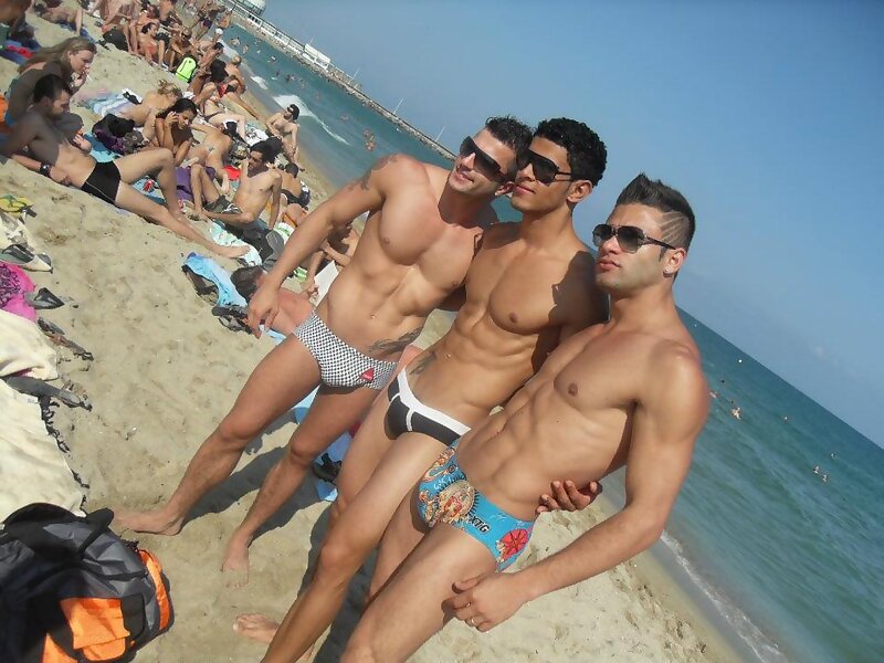 Next Image >>