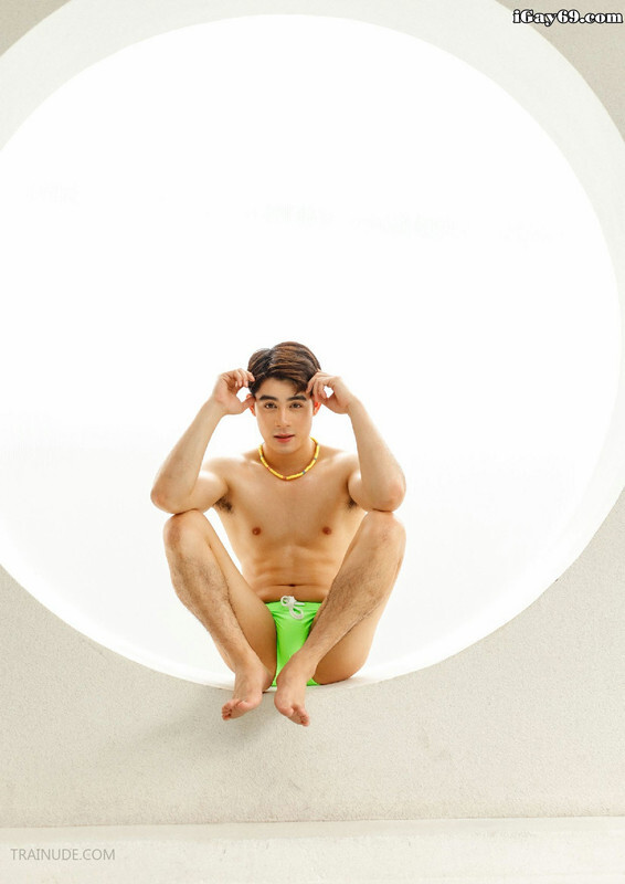 Next Image >>