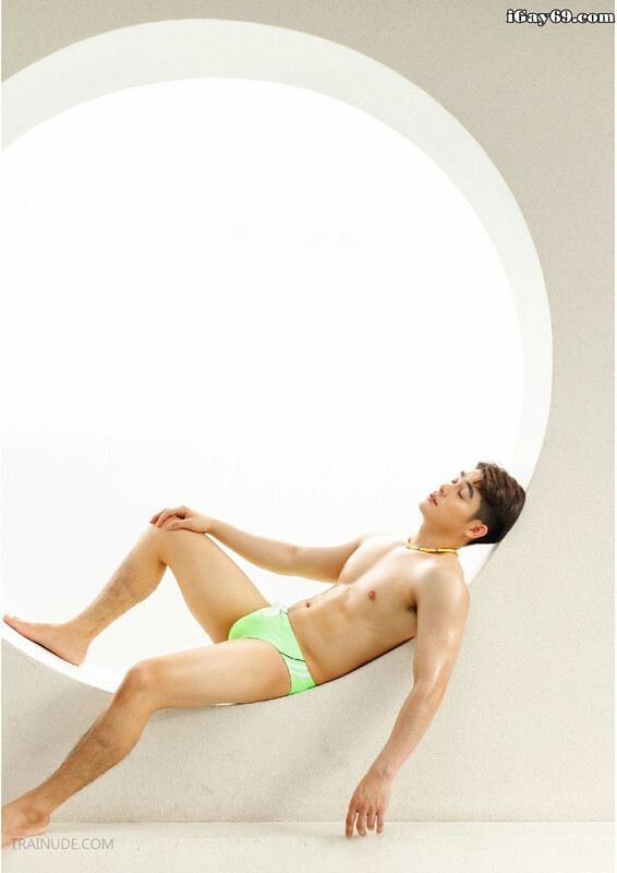 Next Image >>