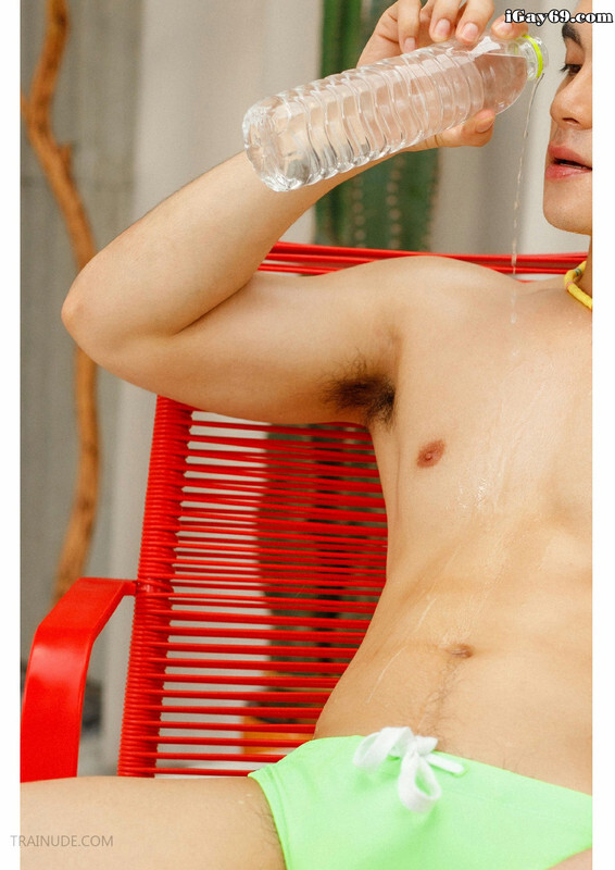 Next Image >>