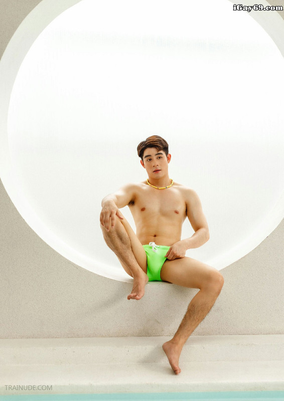 Next Image >>