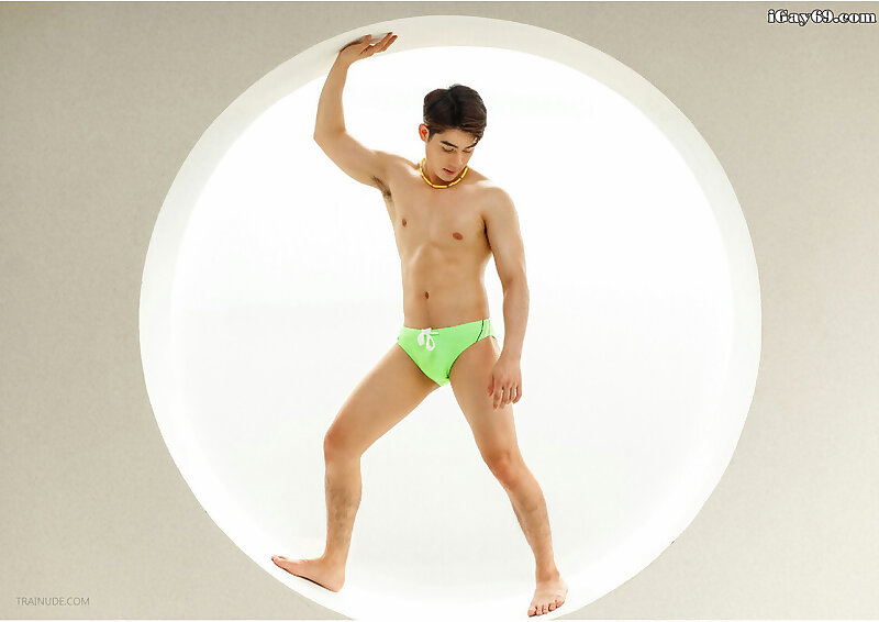 Next Image >>