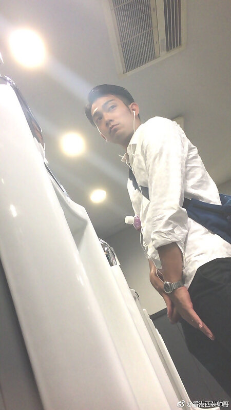 Next Image >>