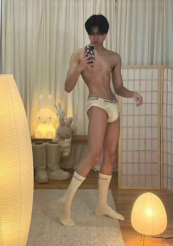 Next Image >>