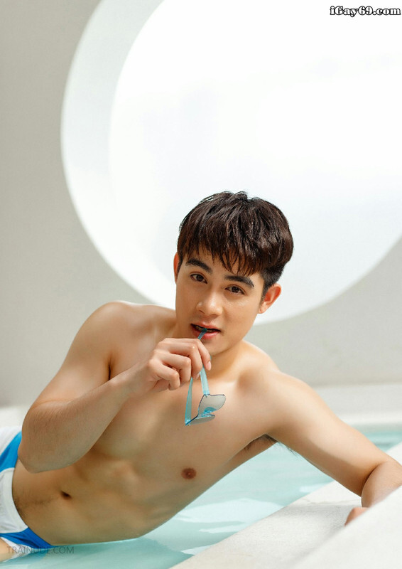 Next Image >>