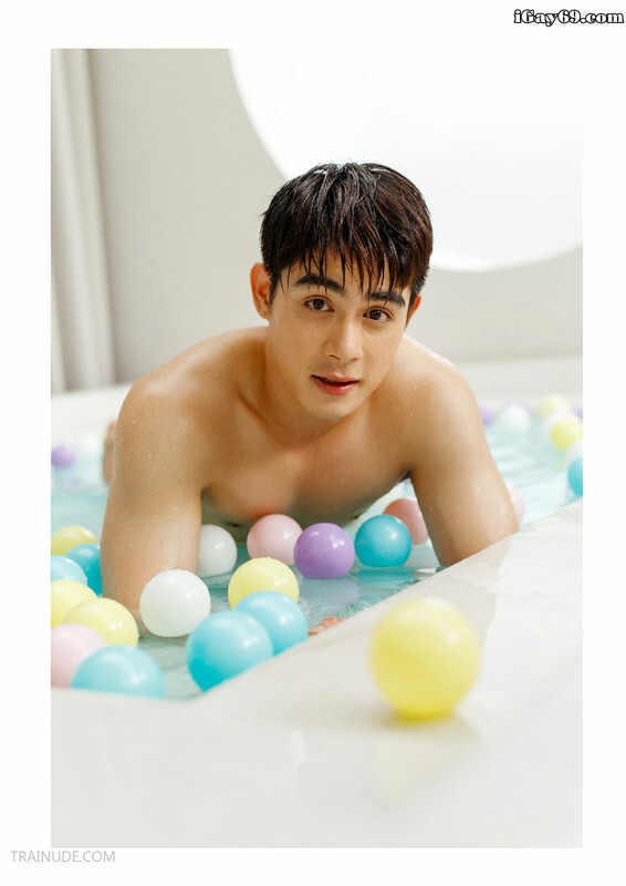 Next Image >>
