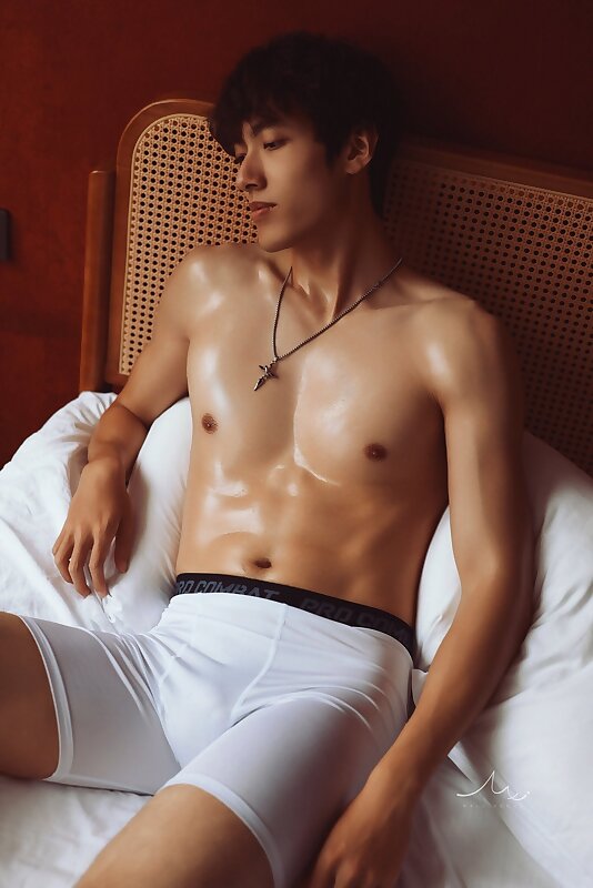 Next Image >>