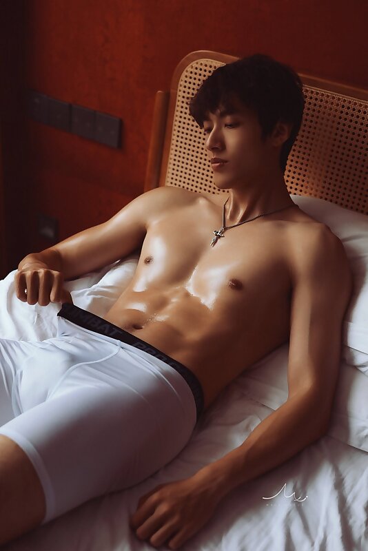 Next Image >>