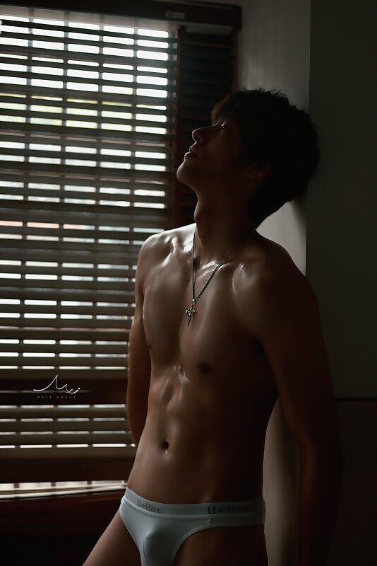 Next Image >>
