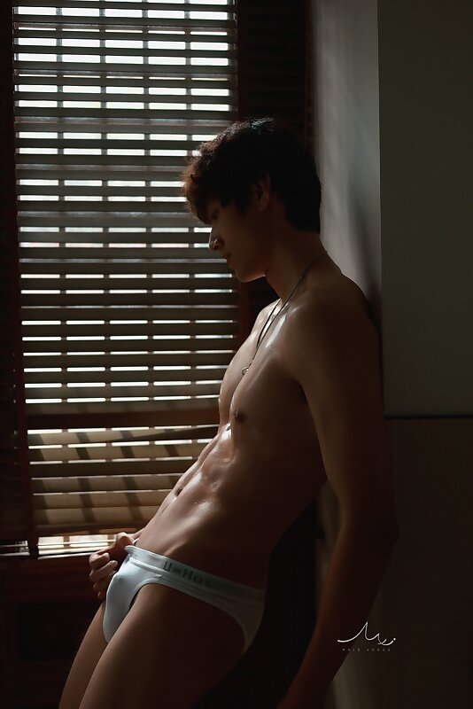 Next Image >>