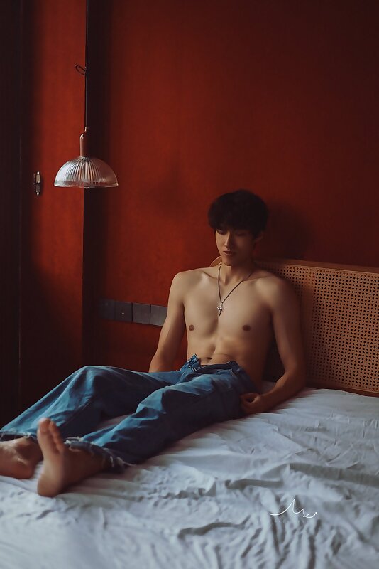 Next Image >>