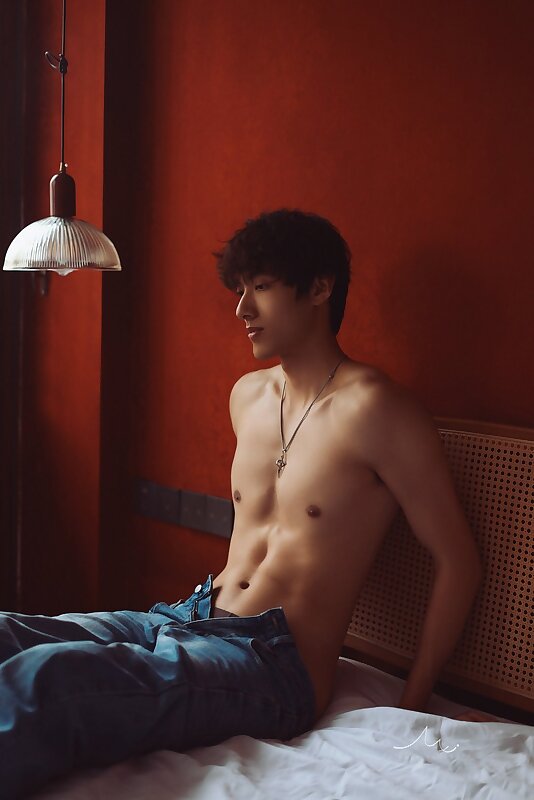 Next Image >>