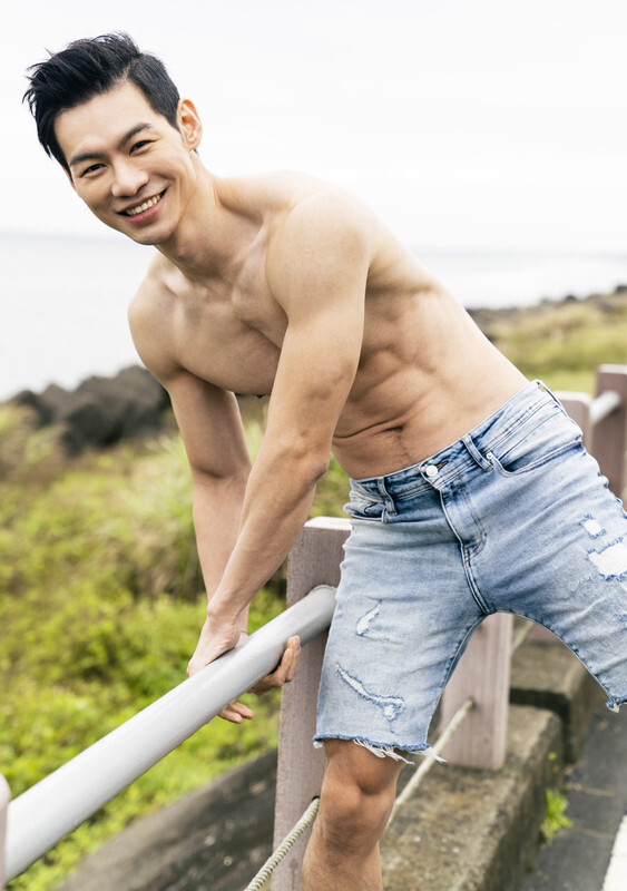 Next Image >>