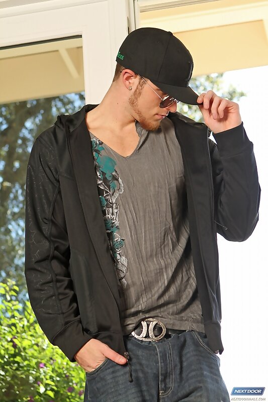 Next Image >>