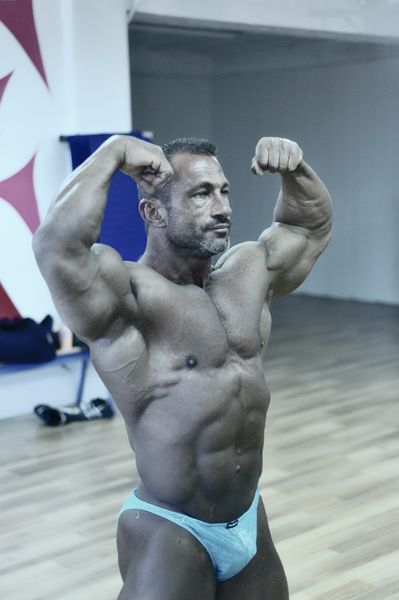Next Image >>