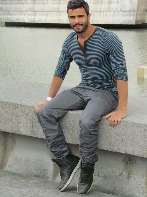 Next Image >>
