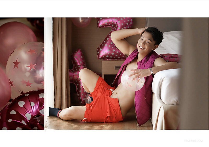 Next Image >>