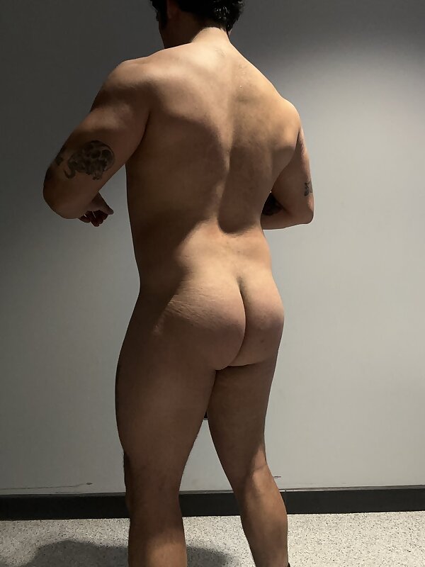 Next Image >>