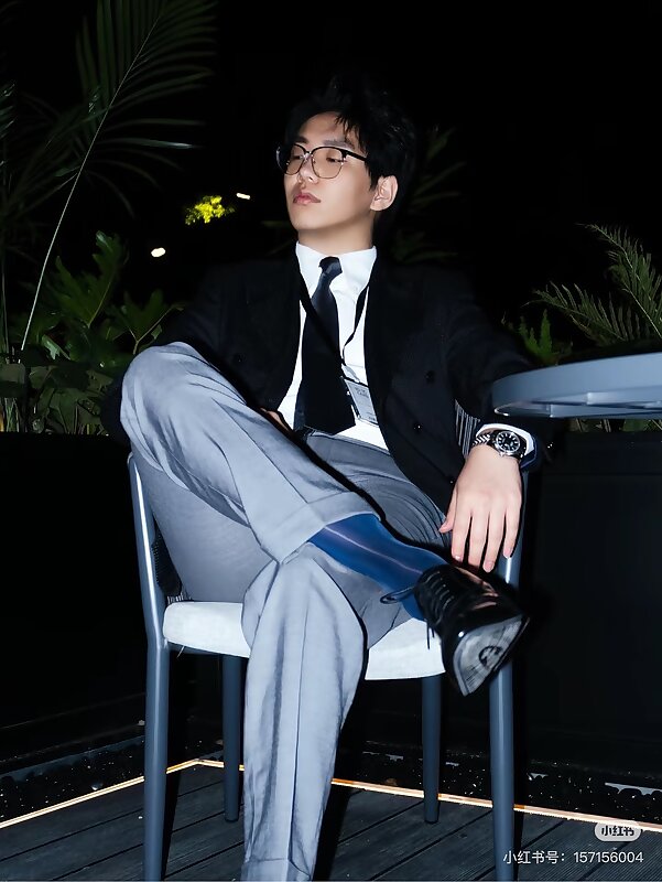 Next Image >>