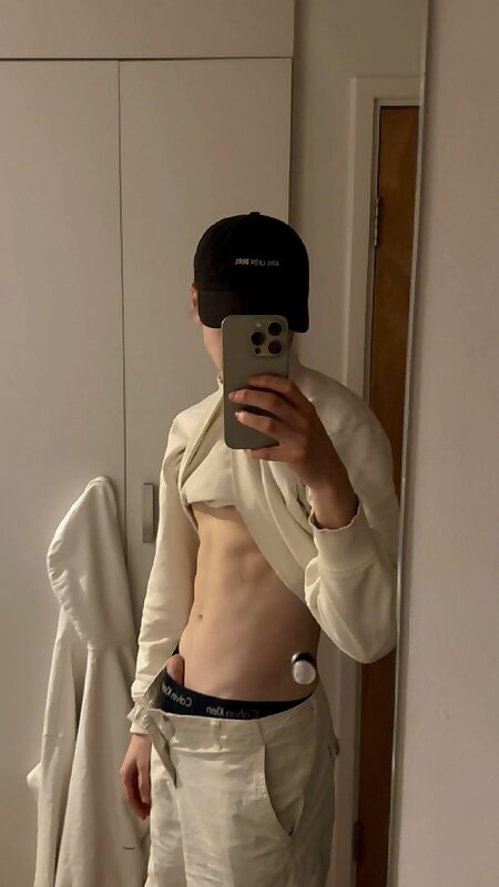 Next Image >>