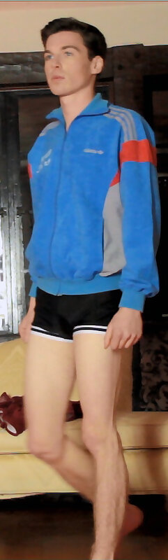 Next Image >>
