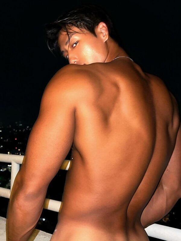 Next Image >>