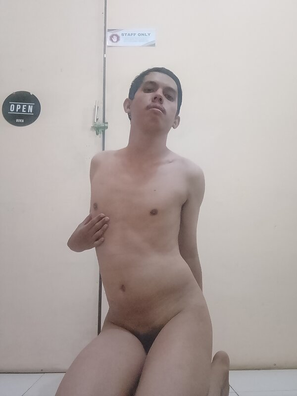 Next Image >>