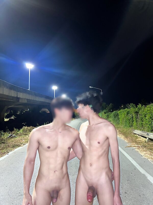 Next Image >>