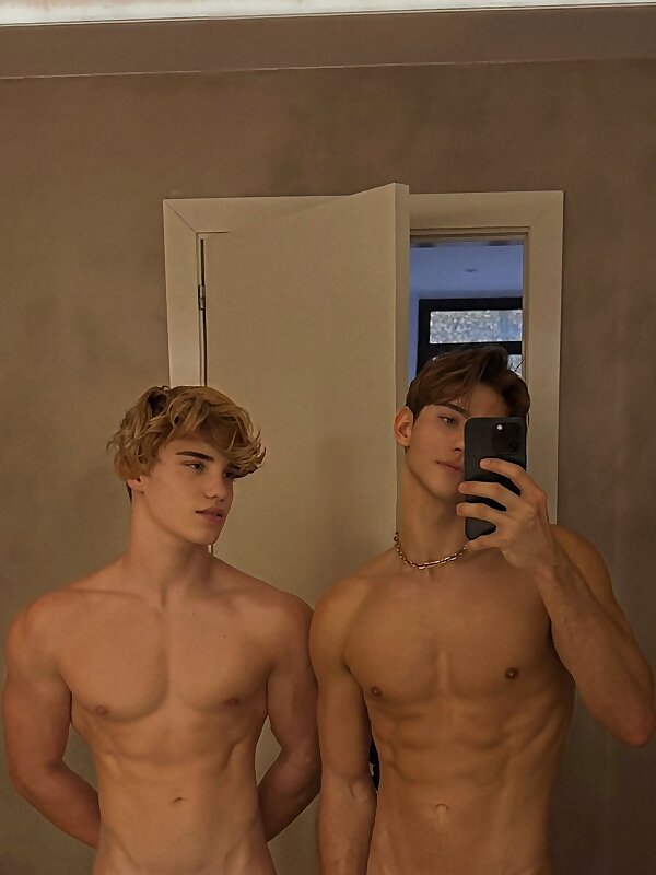 Next Image >>