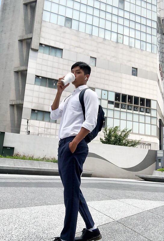 Next Image >>