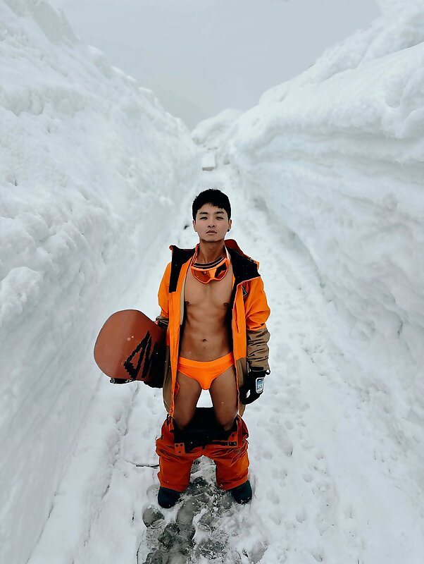 Next Image >>