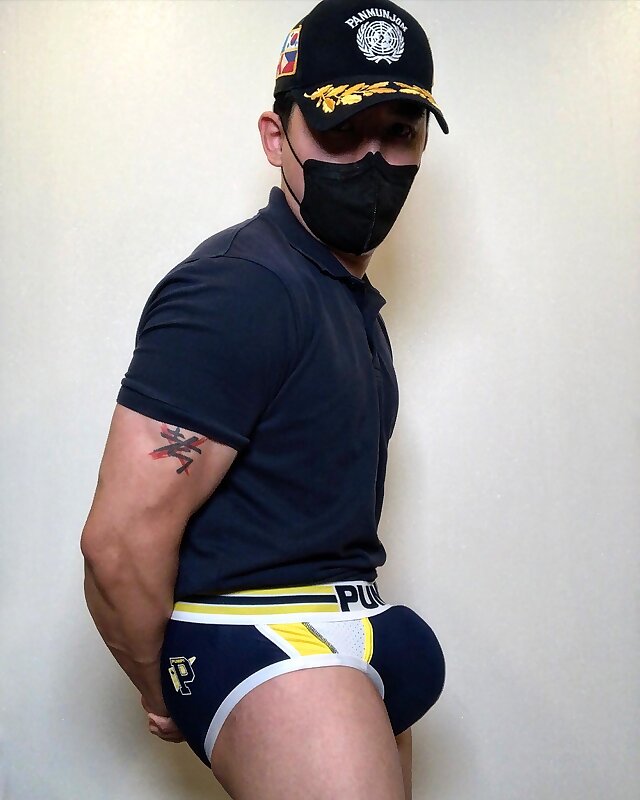 Next Image >>
