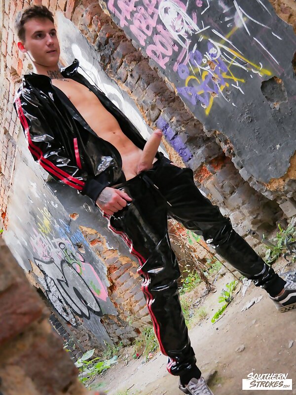 Next Image >>