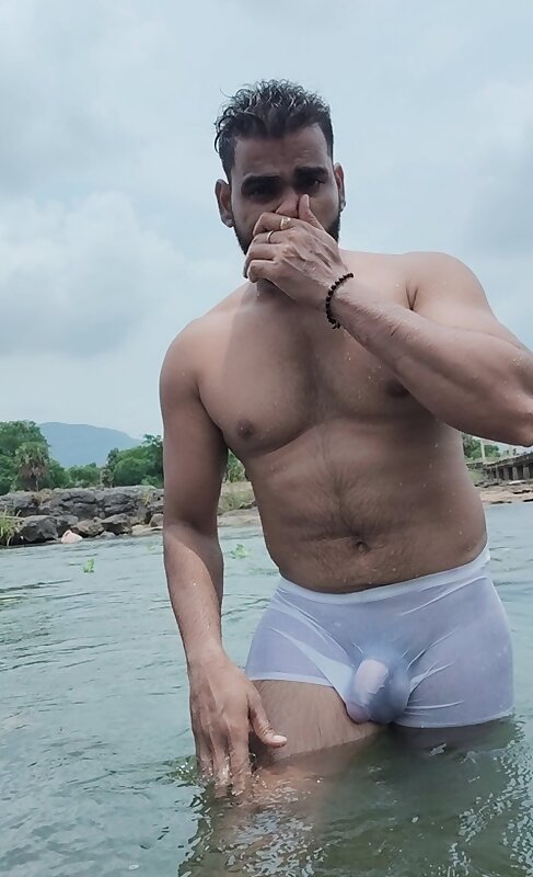 Next Image >>