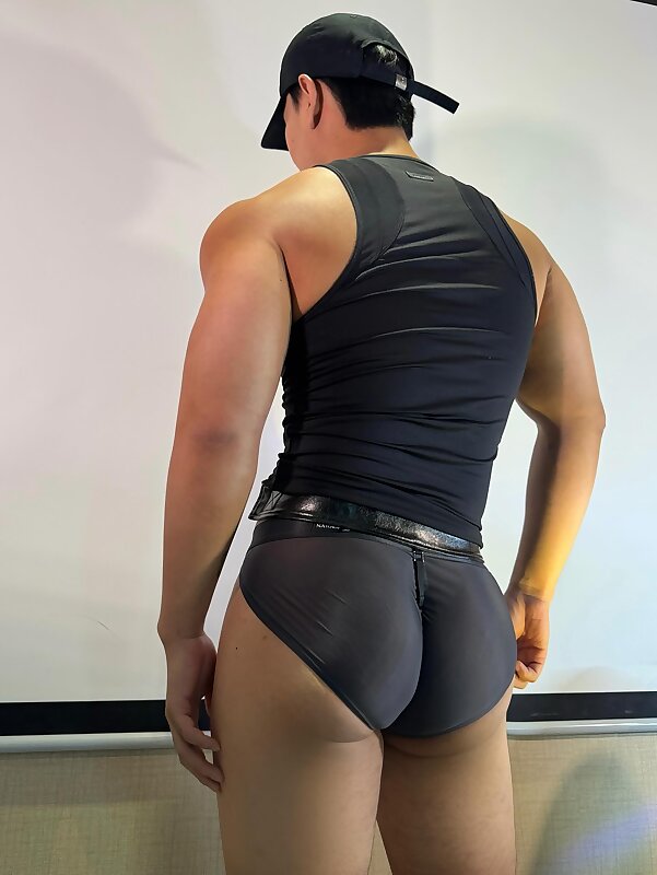 Next Image >>