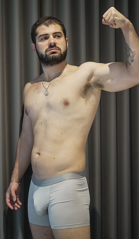 Next Image >>