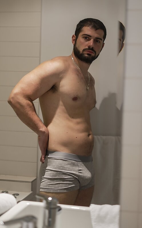 Next Image >>