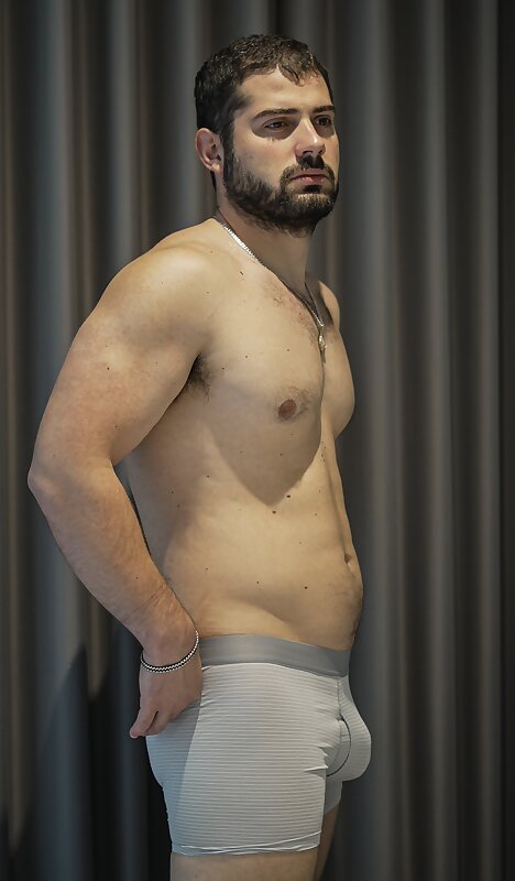 Next Image >>