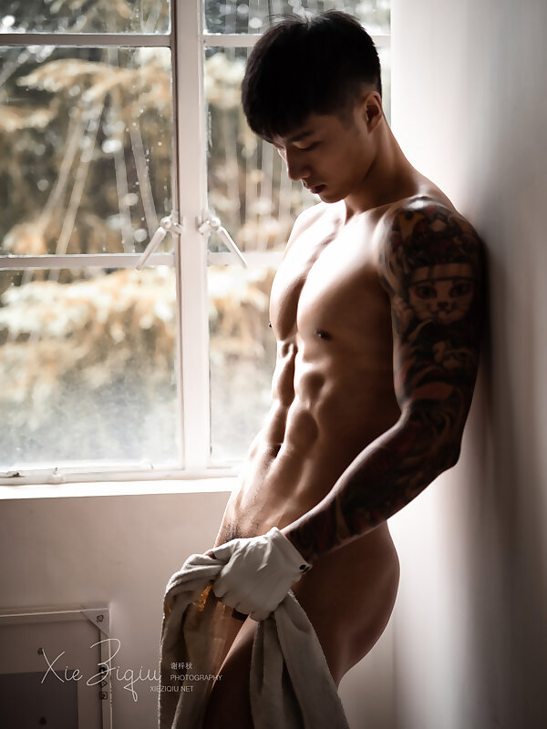 Next Image >>