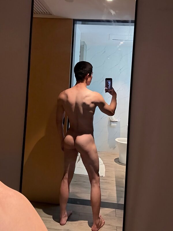Next Image >>