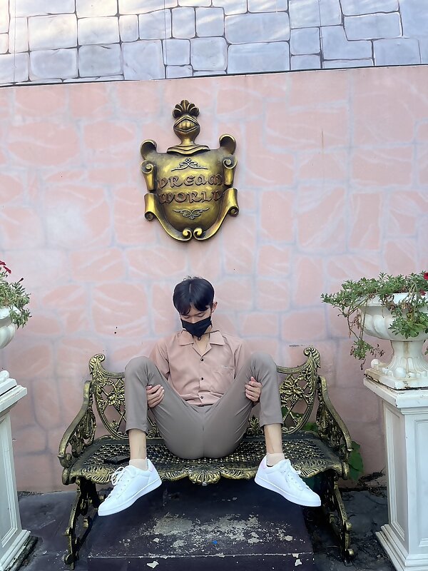 Next Image >>