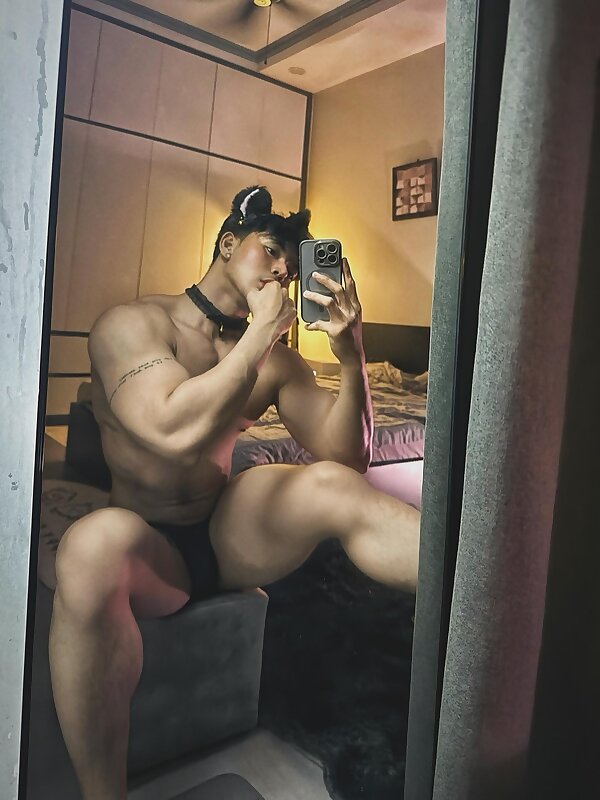 Next Image >>