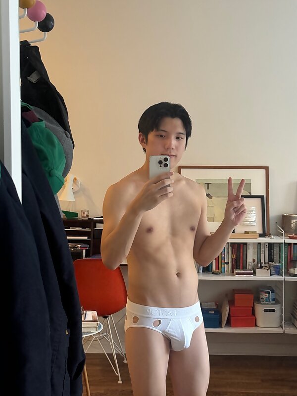 Next Image >>