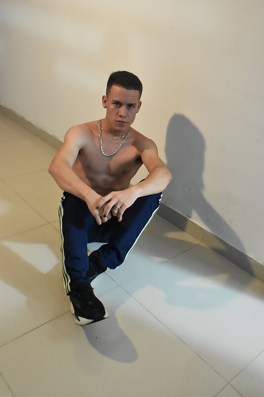 Next Image >>