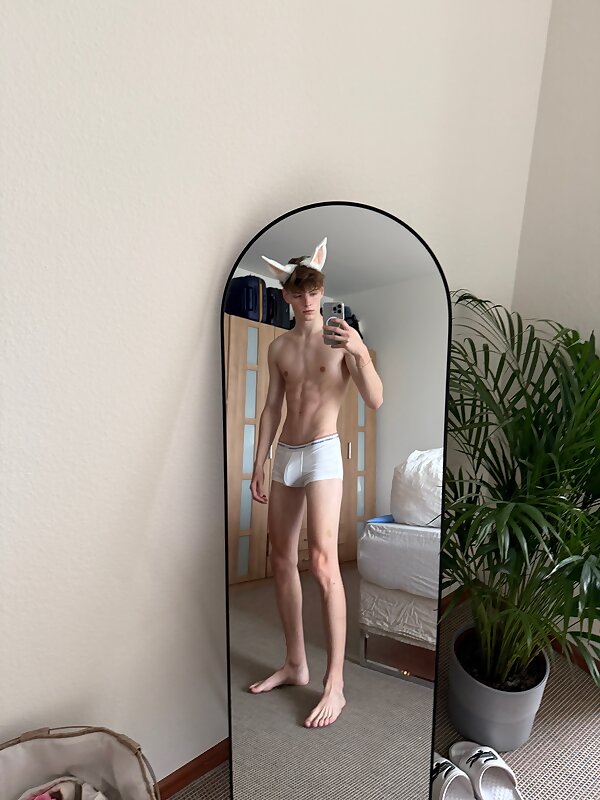 Next Image >>