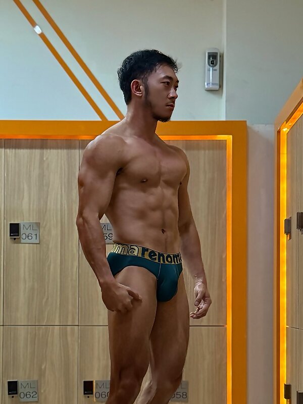 Next Image >>