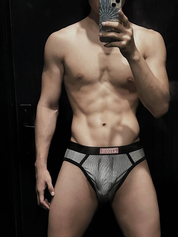 Next Image >>