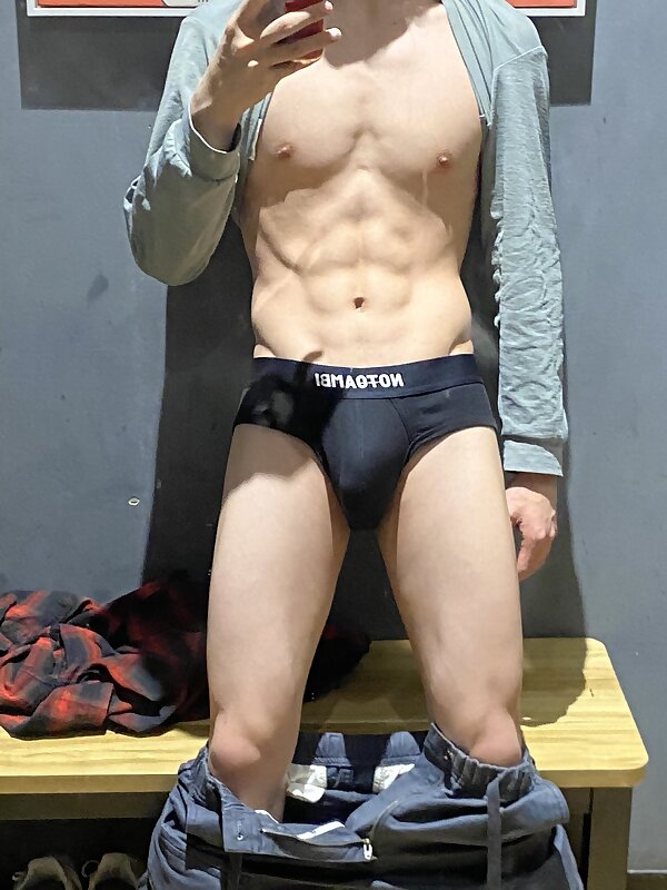 Next Image >>